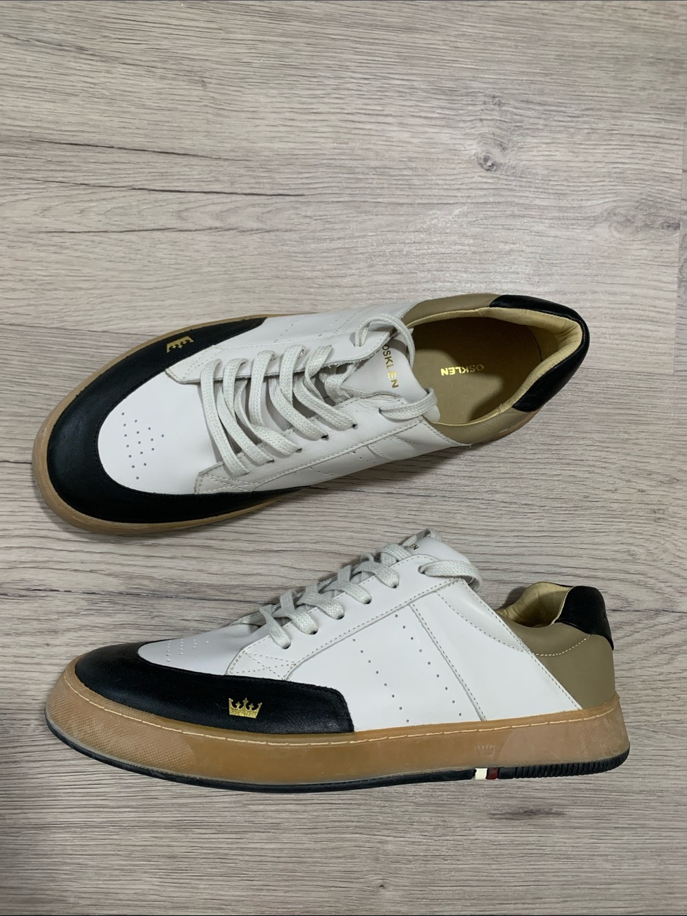 Oakley Soho Leather Sneakers Mens size 9.5 New